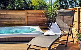 Upton Lakes Lodges